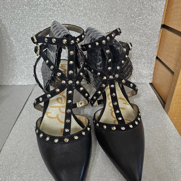 Black Studded Women's Shoes - Picture 2 of 4